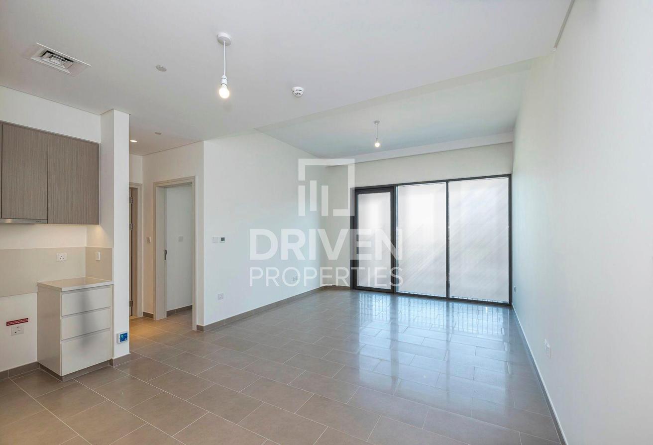 Vacant on Transfer Residence with Park View