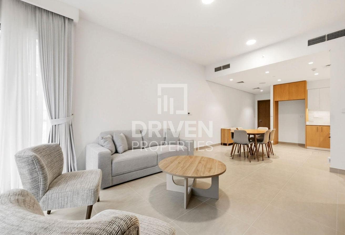 Fully Furnished Large Layout with Private Terrace Fully Furnished Large Layout with Private Terrace